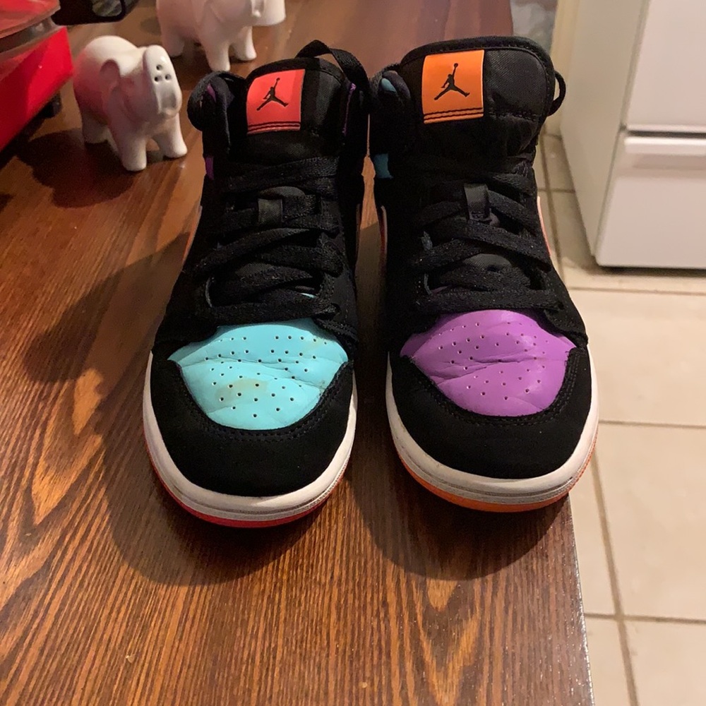Colorful Nike - Picture 2 of 5